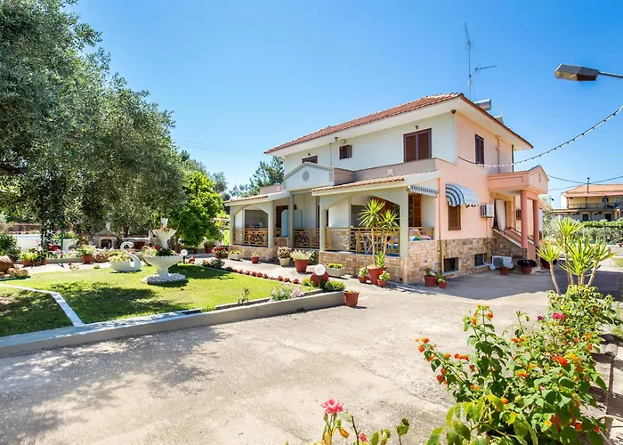 阿斯特里斯公寓 *